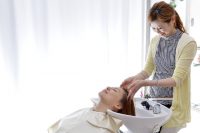 美容院シャンプーでヘアケア